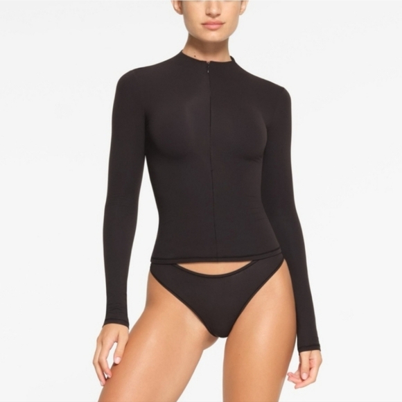 Skims Fits Everybody Long Sleeve T Shirt Half Zip Top Onyx Black XSmall NWT - Picture 1 of 5